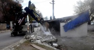 Yalova Belediye Başkanı babasının ahırını yıktı