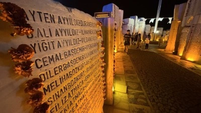 Yalova'da Marmara Depremi'nin 27. yılında hayatını kaybedenler i&ccedil;in anma programları d&uuml;zen
