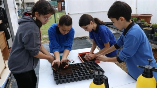 Yalova'da öğrenciler 29 endemik bitkiyi geleceğe aktarmak için proje geliştirdi