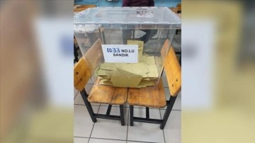 Yalova'da eski CHP İlçe Başkanı sandığa iki zarf atınca tutanak tutuldu