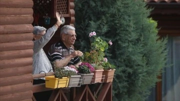 Yalova'da huzurevi sakinleri bungalovlarda yaşamlarını sürdürüyor