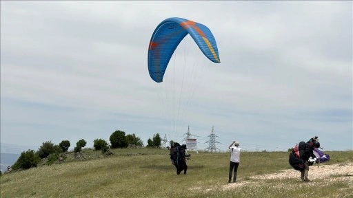 Yamaç paraşütüyle Kahramanmaraş'tan Şanlıurfa'ya 238 kilometre uçtu
