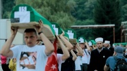 Yarın defnedilecek Srebrenitsa kurbanlarının tabutları Potoçari Anıt Mezarlığı&#039;na taşındı