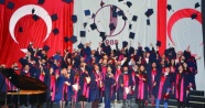 YDÜ Mimarlık Fakültesi mezunları diplomalarını aldı