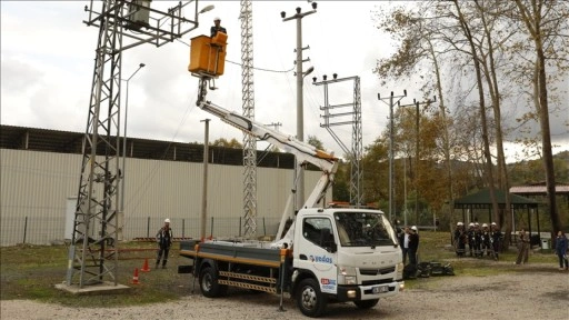 YEDAŞ çalışanları gerçek saha koşullarındaki eğitimle zorlu görevlere hazırlanıyor