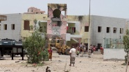 Yemen'de bin 700 okul yıkıldı