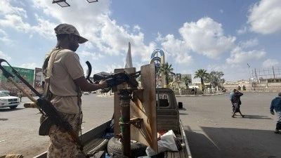 Yemen'de h&uuml;k&uuml;met ile Husiler karşılıklı askeri hazırlıklarını artırıyor