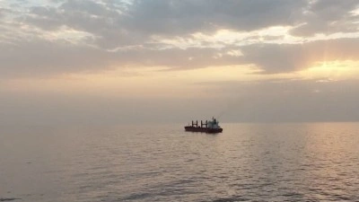Yemen'deki Husilerin Babu'l Mendeb Boğazı'nda hedef aldığı ticari gemide 3 kişi &ouml;ld&uuml;