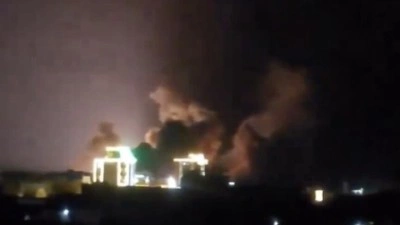 Yemen'in Hudeyde kentinde şiddetli patlamalar meydana geldi