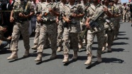 Yemen ordusu, BAE destekli isyancı askerlere karşı operasyon başlattı