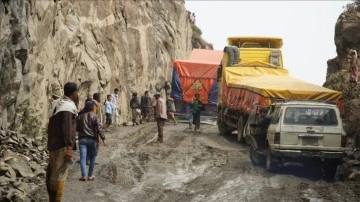 Yemen'de iç savaş ülke içi ulaşımı çileye dönüştürdü