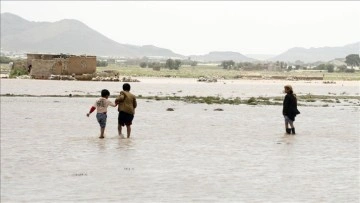 Yemen'de şiddetli yağış ve sel, 6 binden fazla yerinden edilmiş aileyi etkiledi