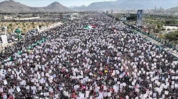 Yemenliler, Gazze halkıyla dayanışmak için "milyonluk" gösteride bir araya geldi