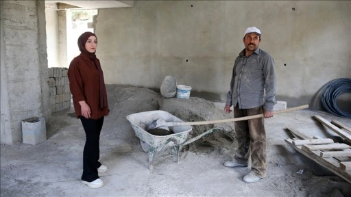 Yeni seçilen kadın muhtar, köyüne hizmet için kolları sıvadı