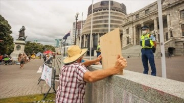 Yeni Zelanda'da aşı ve maske karşıtı eylemciler gözaltına alındı