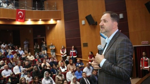Yeşilay Genel Başkanı Dinç, Adıyaman'da konferansa katıldı