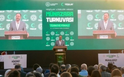 Yeşilay Liseler Arası M&uuml;nazara Turnuvası'nın finali yapıldı