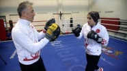 Yıldız milli boksör Sudenaz Ballıoğlu, babasının izinden gidip, olimpiyatlara katılma peşinde
