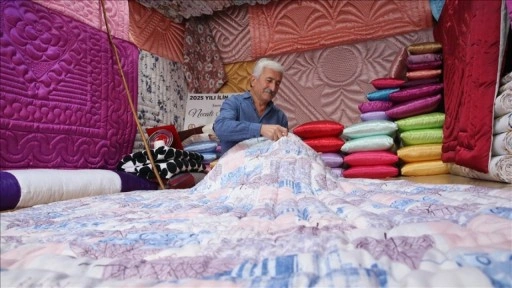 Yılın ahisi seçilen Necati Turhal, 56 yıldır yorgancılığı sevgiyle yapıyor