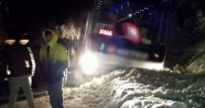 Yolcu otobüsü kara saplandı