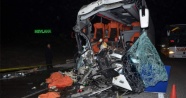 Yolcu otobüsü TIR’la çarpıştı: 1 ölü, 29 yaralı