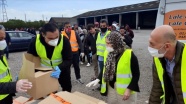 YTB ve UID'den Fransa'daki mülteci kampına yardım