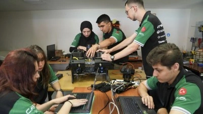 YT&Uuml; &ouml;ğrencileri yapay zeka destekli otonom insansız su altı aracı geliştirdi