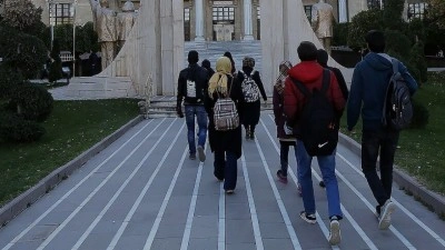 Y&uuml;ksek&ouml;ğrenim mezunlarının kısa d&ouml;nem ikamet izni 1 yıl daha uzatılabilecek