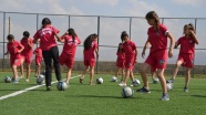 Yüksekovalı kızlar futbolda söz sahibi olmak istiyor