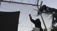 Yunanistan'da kar nedeniyle göçmen kampı boşaltıldı
