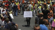 Yunanistan'da temizlik işçileri gösteri yaptı