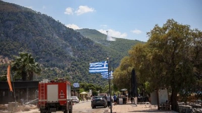 Yunanistan'da yarın i&ccedil;in '&ccedil;ok y&uuml;ksek orman yangını riski' sebebiyle 3 b&ouml;lgede 'kırmızı alarm'