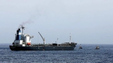 Yunanistan, Rus petrol tankerini alıkoydu