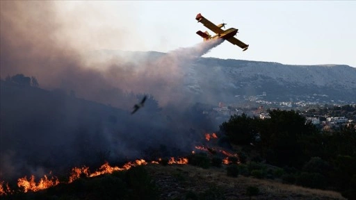 Yunanistan, Sakız Adası'ndaki yangın nedeniyle bazı köyleri tedbiren tahliye etti