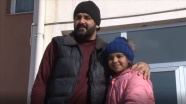 Yunanistan sınırında ailesini kaybeden 12 yaşındaki Afgan Menice babasıyla buluştu