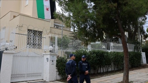 Yunanistan, Suriyeli sığınmacıların iltica başvurularına cevap verilmesini askıya aldı