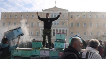Yunanistan'da arıcılar başkent Atina'da gösteri düzenledi