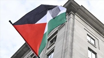 Yunanistan'da bir gazete, logosuna Filistin bayrağı ekledi