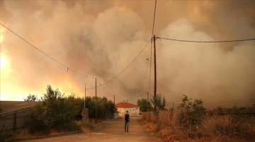 Yunanistan’da yangınlar 6’ncı gününde de devam ediyor