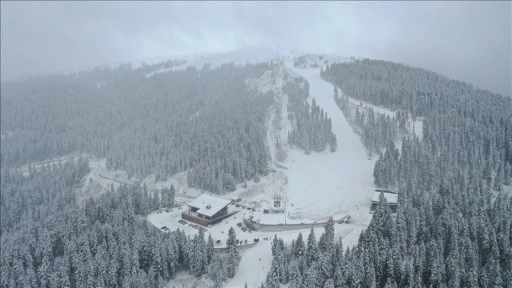 Yurduntepe Kayak Merkezi'nde kar yağışı etkili oldu