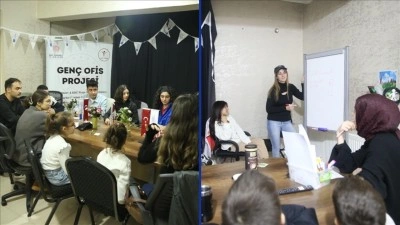 Yurt dışından gelen gen&ccedil;lerle iletişim sayesinde İngilizce &ouml;ğreniyorlar