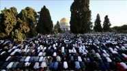 Yüz binden fazla Müslüman bayram namazını Mescid-i Aksa&#039;da kıldı