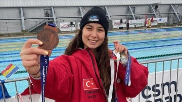 Ultra maraton yüzücüsü Bengisu Avcı, 'Avrupa Buz Yüzme Şampiyonası'nda üçüncü oldu