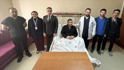 Zamanla yarışan doktorlar riskli beyin ameliyatıyla gen&ccedil; hastayı hayata bağladı