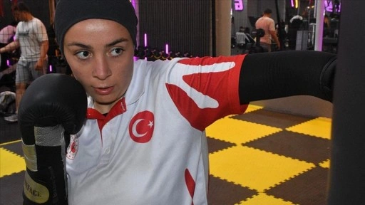 Zayıflamak için başladığı muaythaide Türkiye şampiyonluğuna uzandı