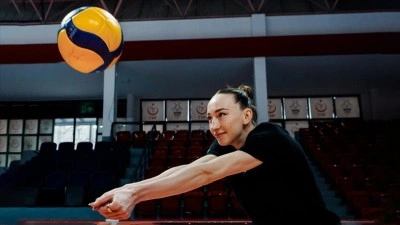 Zeren Spor'un Rus voleybolcusu Lazareva'nın "sayı krali&ccedil;eliği" mutluluğu
