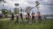'Zincir Kıran Kadınlar' 7'den 70'e her yaştan hemcinslerine bisiklet kullanmayı