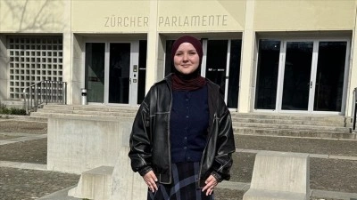 Z&uuml;rih Belediye Meclisi'ne se&ccedil;ilen ilk baş&ouml;rt&uuml;l&uuml; &uuml;ye &Ccedil;elik, AA'ya konuştu