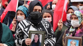 Diyarbakır annelerinin oturma eylemine bir aile daha katıldı