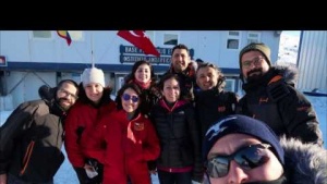 Antarktika’da Ay Yıldızlı Al Bayrağı dalgalandıran bilim ekibi